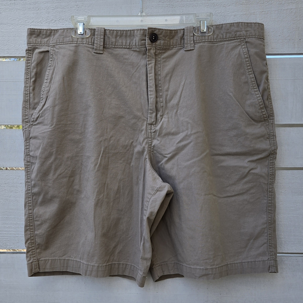 Magellan Outdoors Khaki Cotton Shorts Mens 40W Flat Front Classic Summer Casual